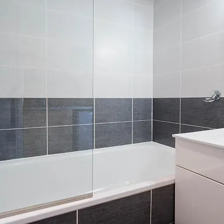 Apartment Saint Clair N414 - St2